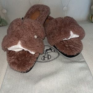 🐻🤍HERMES SHEARLING ORAN SANDALS🤍 🐻